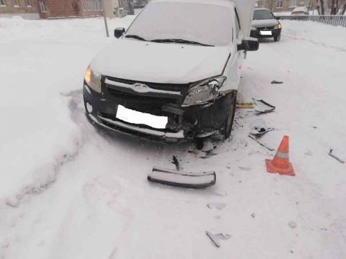 лобовое столкновение двух авто