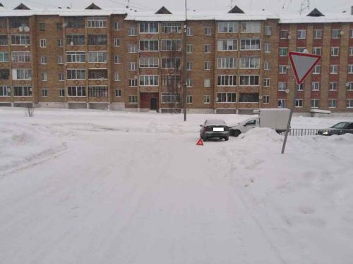 лобовое столкновение двух авто